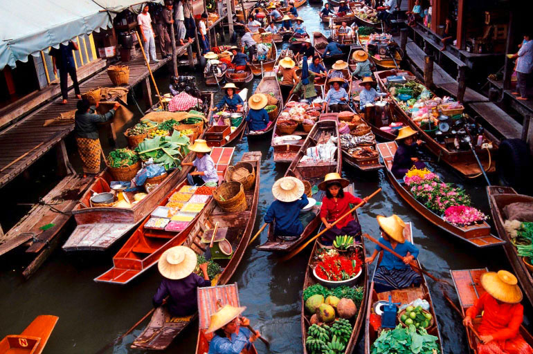 Damnoen Saduak Floating Market